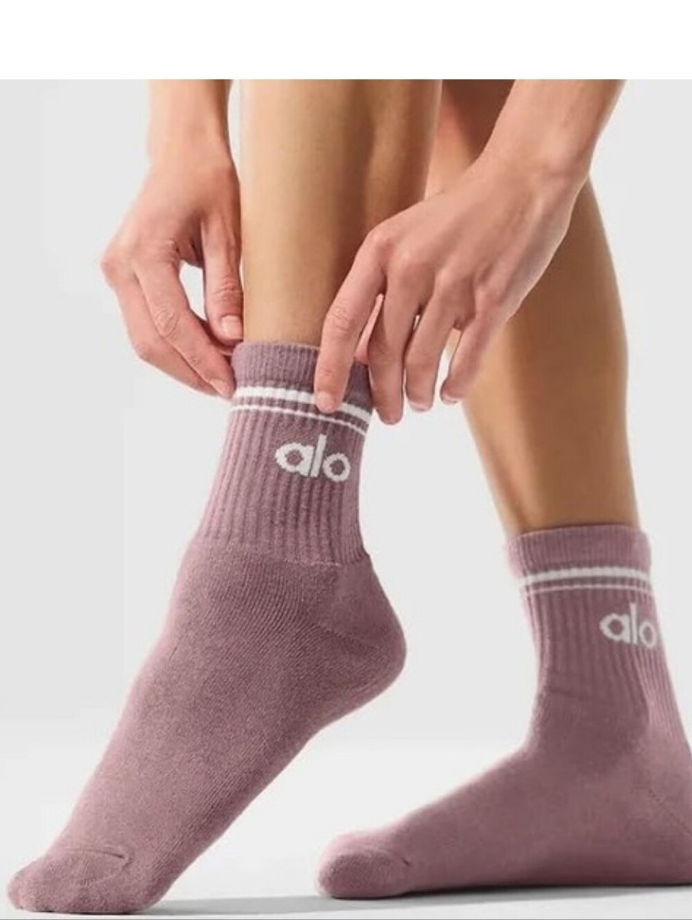 #16 ALO Yoga Crew Athletic Socks - Dusty Mauve with White Stripes - Picture 2 of 3